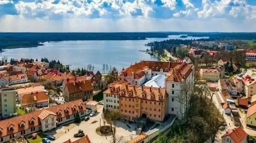 Ryn na Mazurach zaprasza na magiczną Noc Muzeów. Wędrówka na styku historii 